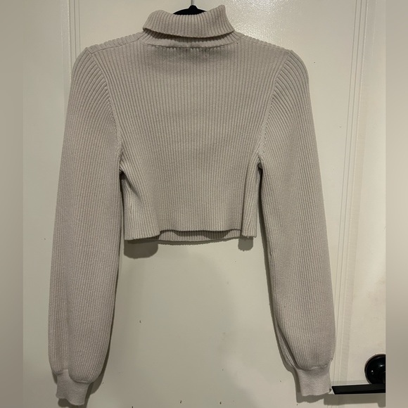SIZE 6 CUT OUT CROPPED JUMPER - Picture 3 of 4